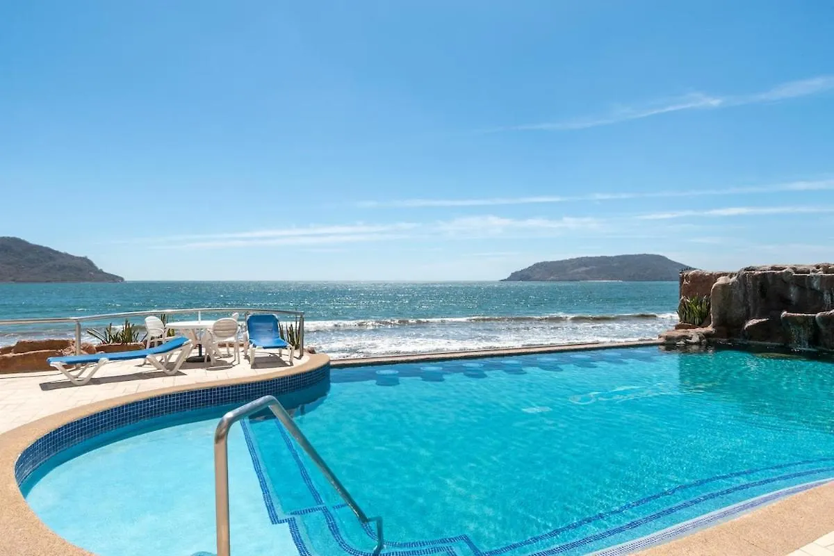 Beautiful View On The 23Rd Floor Beach Front Mazatlán